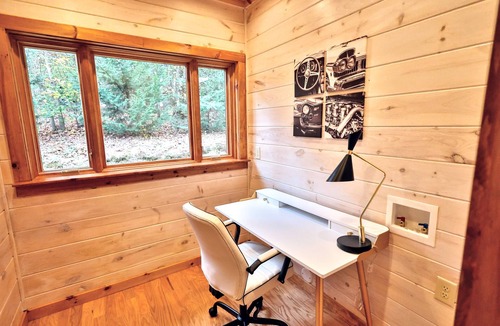 Morganton Cabin | Luxury w/Heated Pool, XL Hot-Tub & Deluxe Outdoors