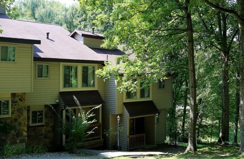 Cheat Lake House | Magnificent 2BR Townhouse in Lakeview Golf Resort