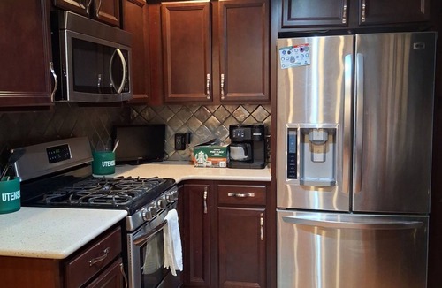 Ashtabula House | Majestic beach front lake home in Ashtabula-Min from GOTL