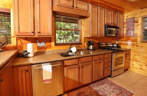 Chalet Village Cabin | Majestic Mtn VIEWS! Gatlinburg is 5 min. 3 Separate Decks. 2 Separate Game Rooms
