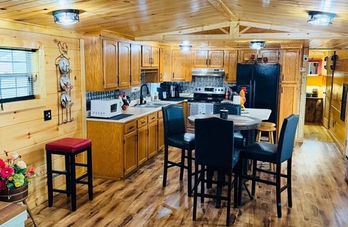 Oneida House | Making memories at O-town Oasis! This unique, family-friendly home is perfect!