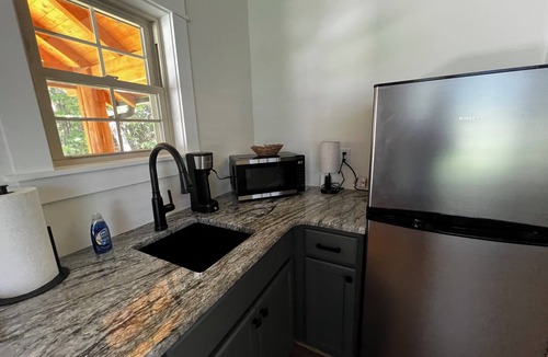 Thurmond Cottage | Malbec- our Charming 2-bedroom Cottage near Jones von Drehle