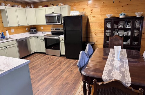 Woodbine Apartment | Mamaw Berta’s near Cumberland Falls and Laurel Lake