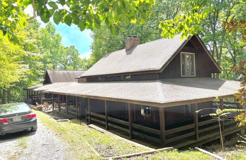 Franklin Cabin | Master Suite at Songwriters Ridge Retreat - Hot Tub, Ridgetop Sunset Views, Private Lake & Trail Access