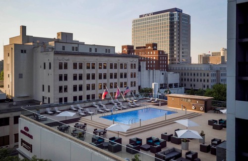 SoNo Apartment | Midtown Studio | Free Breakfast, Pool, BBQ Area