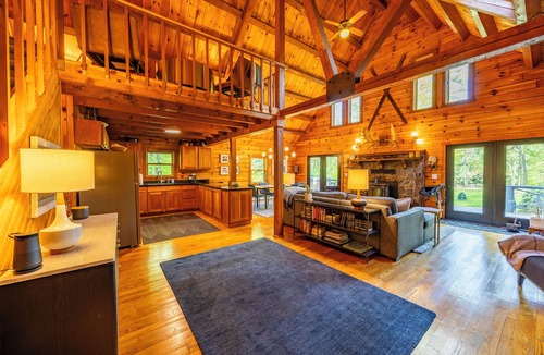 Timberline Cabin | Mingo Lodge: Old Timberline Cabin with Hot Tub & Dolly Sods Access