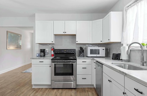 Chattanooga House | Mins to Downtown, Park, & Zoo! Crafty on Hoyt