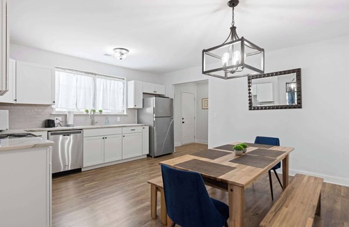 Chattanooga House | Minutes to Downtown, Park & Zoo! Trendy at Hoyt