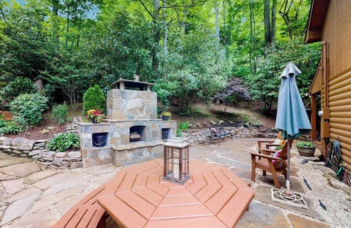 Cullowhee House | Misty Falls Hideaway