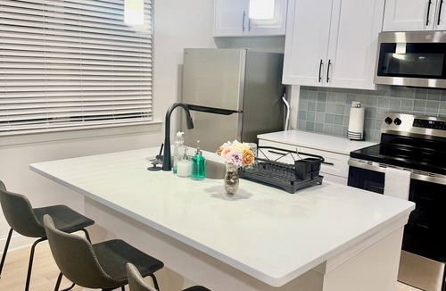 Charlotte House | Modern 3-bedroom building in welcoming Charlotte with cool AC