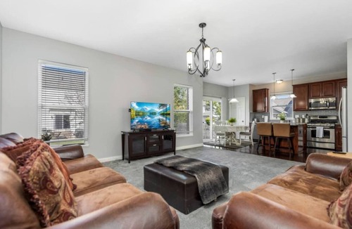 Northeast Columbus House | Modern 4BR Columbus Home - Near Airport and Easton