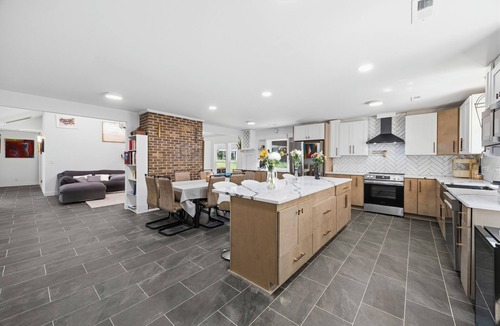 Charlotte House | Modern 5BR Retreat w/Game Room, Patio & Private Backyard 13 min to Uptown