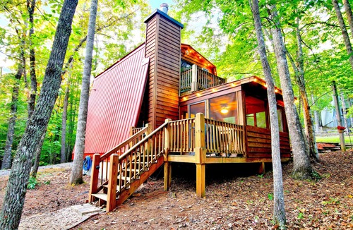 Young Harris Cabin | Modern A-Frame in Blairsville - Indoor Hot Tub & Firepit
