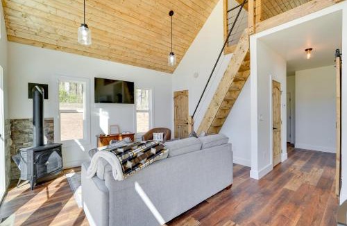 Dryden House | Modern Appalachian Vacation Rental w/River Access