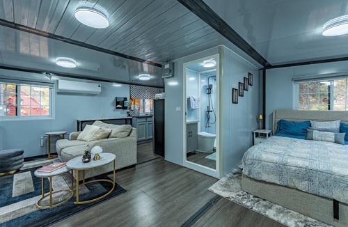 True House | Modern Container Home Private Hot Tub & Fire Pit Near Pipestem State Park