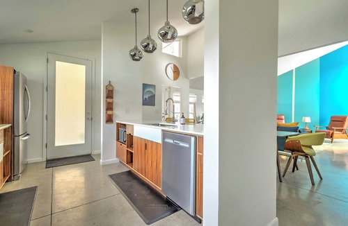North Chattanooga House | Modern Designer Retreat
