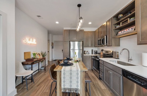 Nashville Condo | Modern King Bed East Nashville