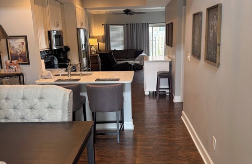 Lexington House | Modern living in upscale 3 bedroom townhouse located in the heart of Lexington