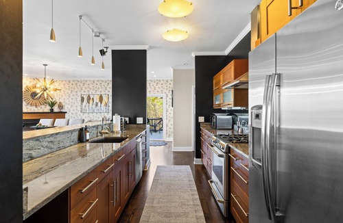 Blue Ridge Cabin | Modern Mountain Oasis 5BR with Million-Dollar Lake Views EV Hot Tub PetOK