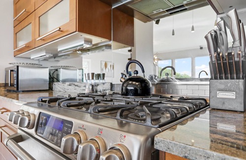 Blue Ridge Cabin | Modern Mountain Oasis 5BR with Million-Dollar Lake Views EV Hot Tub PetOK