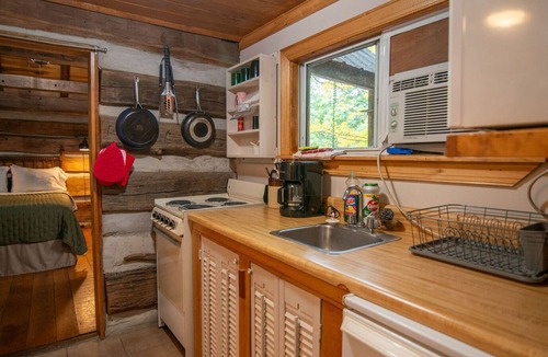 Marlinton House | Moore House Inn & Cabins