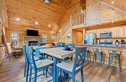 Sevierville Cabin | Morning Glory -BOOK NOW: JANUARY and FEBRUARY SALE! Subject to availability