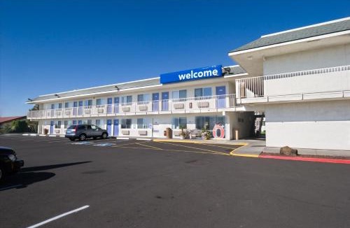 Pendleton Hotel | Motel 6-Pendleton, OR