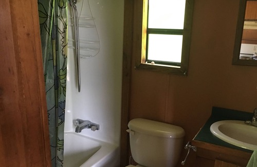 Weaverville Cabin | Motherwood Sanctuary: Cute Cabin In Paradise