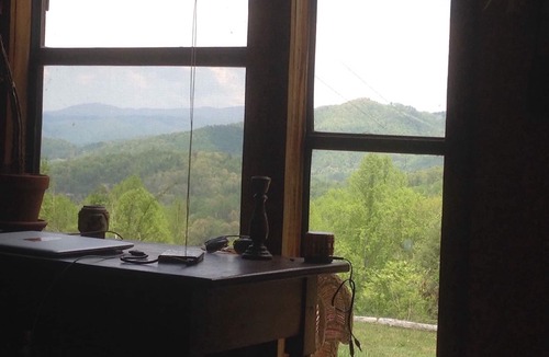 Weaverville Cabin | Motherwood Sanctuary: Cute Cabin In Paradise