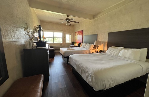 Mount Ida Cabin | Mountain Harbor Queen Guest Room on Lake Ouachita by RedAwning