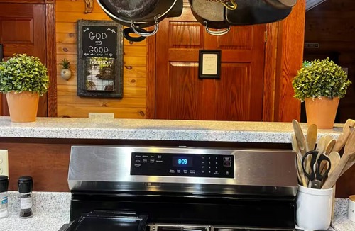 Tellico Plains Cabin | Mountain Home-Cabin