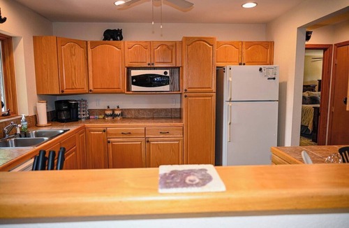 Marble Cabin | Mountain Lodge New Hot Tub Great Mountain Views Firepit Pet Friendly