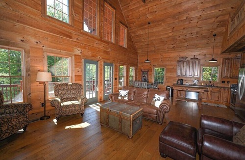 Unaka Cabin | Mountain Lodge on 57 Acres Hiking Trails Private Lake Hot Tub