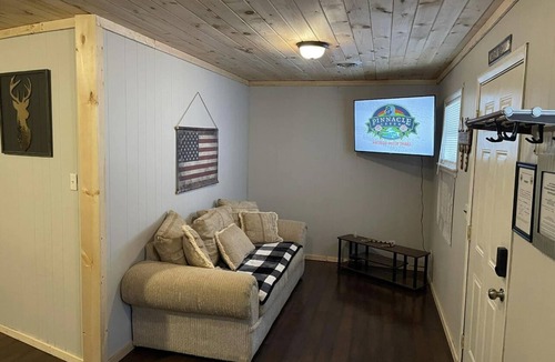 Rock View Cabin | Mountain Memories trail lodge in Pineville WV
