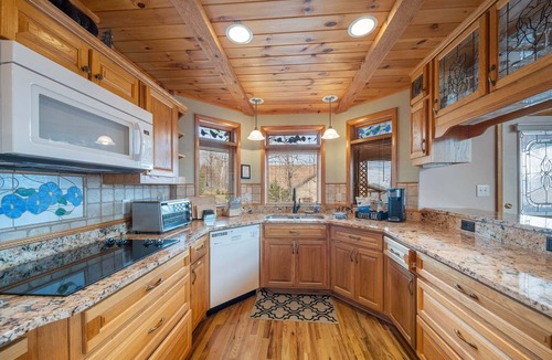 Sugar Mountain Cabin | Mountain Sunrise - Great Views, Hot Tub, and Game Tables on Sugar Mtn.