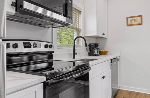 Lupton City House | Mountain View House minutes from Downtown Chattanooga, TN. Cul-de-sac location!