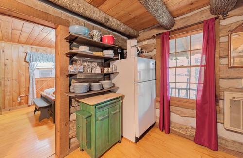 Stonebridge Cabin | Mountain View - Ping Pong Table - 15 min to West Jefferson