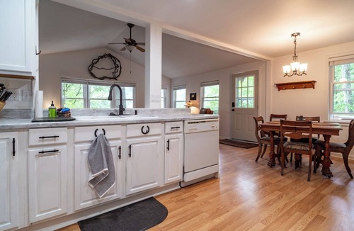 Waynesville Cabin | Mountaintop cabin with stunning views and hiking trails. 4 or AWD only.