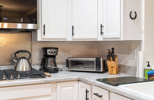 Waynesville Cabin | Mountaintop cabin with stunning views and hiking trails. 4 or AWD only.