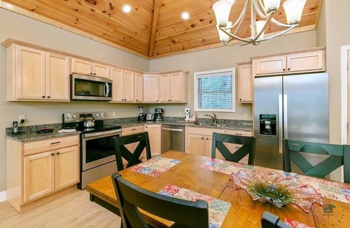 Chalet Village North Cabin | Mtn View EPIC view | hottub | theater | pool table