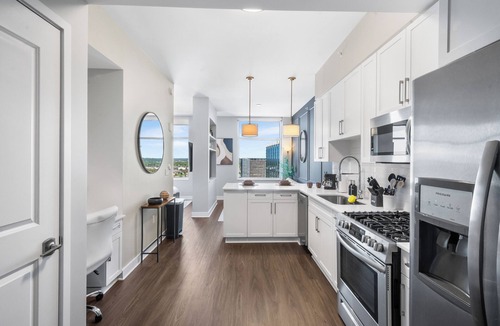 Sobro Apartment | Music City Condo For 2 In The Gulch, Pool & Connected To Whole Foods