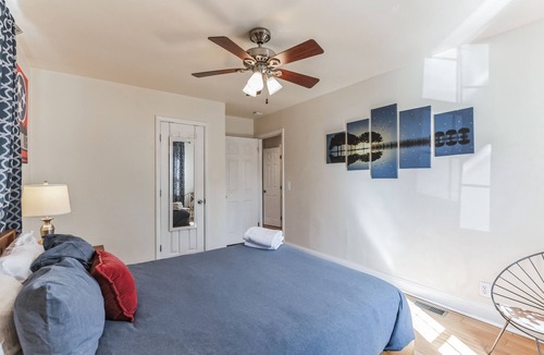 Shelby Hills House | Music City Cottage – A Charming 2 BDR Retreat for Couples and Families!