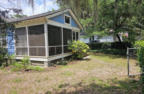 Port Royal House | My Blue Bungalow, huge porch, fenced yard, pet friendly, 30-day minimum required