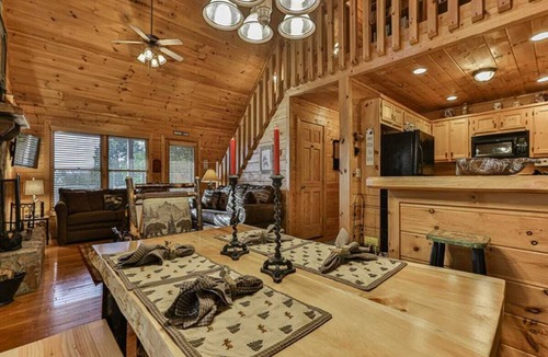 Ridgeline Vistas Cabin | Nature's Loft by Mountain Oasis | Sunset Mountain Views