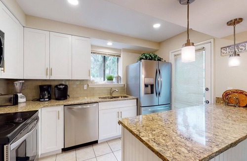 Palmetto Dunes Villa | Near Robert Trent Jones golf course with just short walk to the beach.
