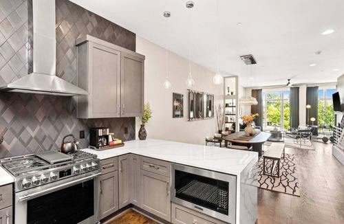 Buena Vista House | New 1.5 Miles to Broadway | City Views | Game Room