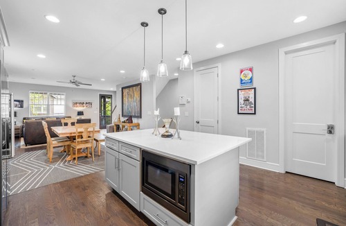 Berry Hill House | NEW! 10min->Broadway! Southern Sweet Tea Waverly