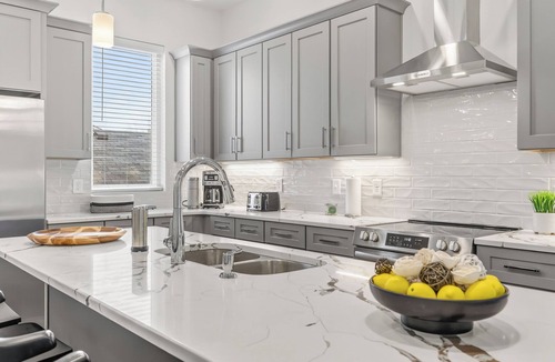 Midtown House | NEW 4BR/5.5BA Luxury West End Home-Vanderbilt adjacent, rooftop view, near DT!