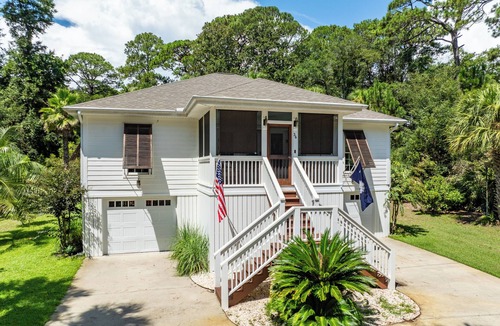 Oceanmarsh Subdivision House | NEW - Coastal Retreat - Golf Cart + Bikes - Quiet, Private Escape