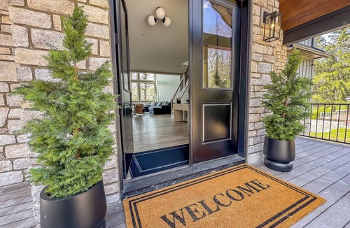 Swanton House | New Construction! 7 bedroom luxury lakefront home in golf neighborhood!